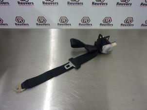 Used Rear seatbelt, left Toyota Corolla Wagon (E12) 2.0 D-4D 16V 90 Price € 30,00 Margin scheme offered by Autorecycling Reuvers B.V.