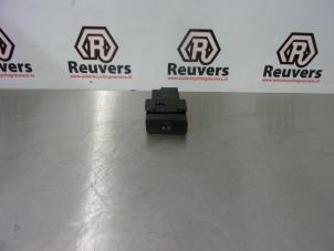 Used Air conditioning switch Toyota Corolla Wagon (E12) 2.0 D-4D 16V 90 Price € 10,00 Margin scheme offered by Autorecycling Reuvers B.V.