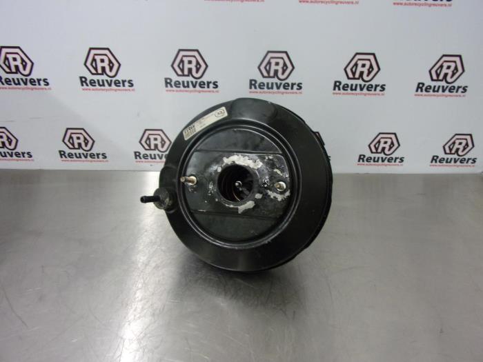 Usagé Servo frein Toyota Corolla Wagon (E12) 2.0 D-4D 16V 90 Prix € 40,00 Règlement à la marge proposé par Autorecycling Reuvers B.V.