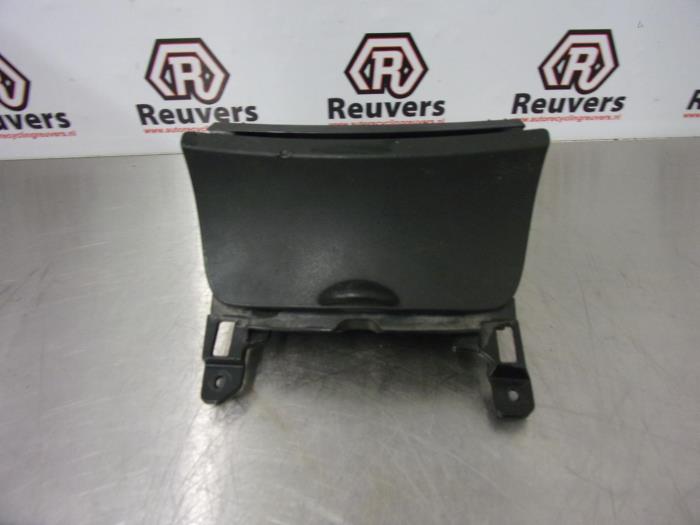 Begagnade Askkopp, fram Mazda RX-8 (SE17) 1.3 Renesis HP Pris € 20,00 Marginaltabell erbjuds av Autorecycling Reuvers B.V.