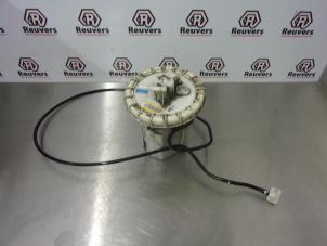Używane Elektryczna pompa paliwa Mazda RX-8 (SE17) HP M6 Cena na żądanie oferowane przez Autorecycling Reuvers B.V.