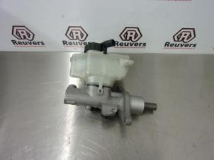 Used Master cylinder Volkswagen Caddy III (2KA,2KH,2CA,2CH) 2.0 SDI Price € 30,00 Margin scheme offered by Autorecycling Reuvers B.V.