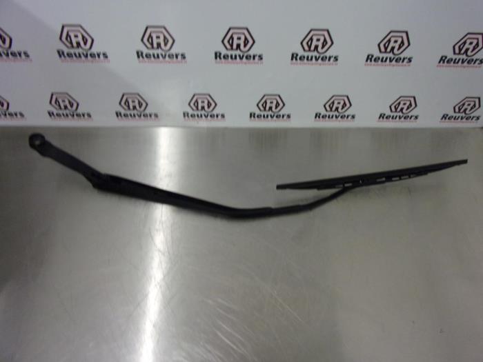 Front wiper arm from a Toyota Celica (ZZT230/231) 1.8i 16V 2001