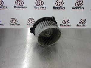 Usados Motor de ventilador de calefactor Toyota Celica (ZZT230/231) 1.8i 16V Precio € 40,00 Norma de margen ofrecido por Autorecycling Reuvers B.V.