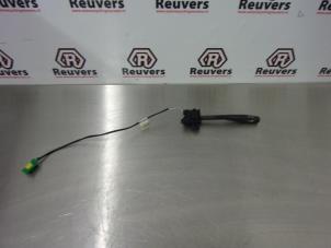 Used Steering wheel mounted radio control Peugeot 206 CC (2D) 2.0 16V Price € 20,00 Margin scheme offered by Autorecycling Reuvers B.V.