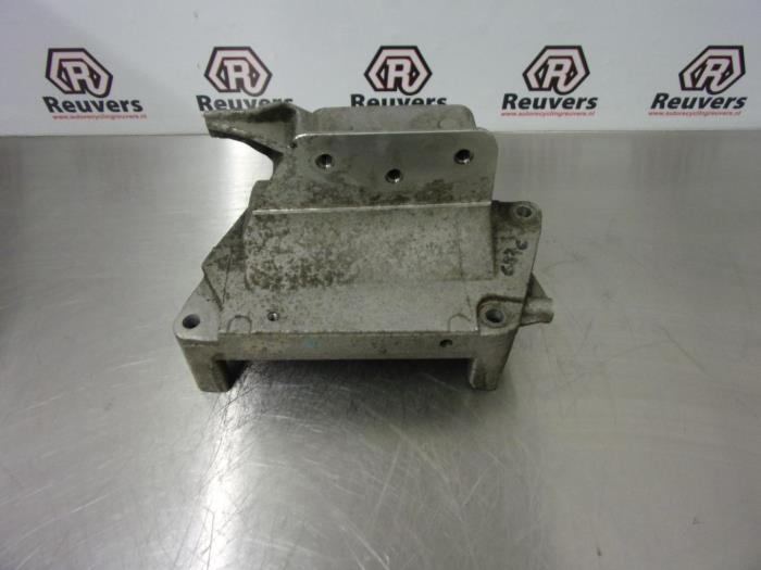Used Engine mount Opel Astra J (PC6/PD6/PE6/PF6) 1.3 CDTI 16V EcoFlex Price € 30,00 Margin scheme offered by Autorecycling Reuvers B.V.