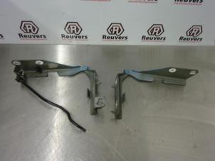 Used Bonnet Hinge Citroen C3 (FC/FL/FT) 1.4 HDi Price € 20,00 Margin scheme offered by Autorecycling Reuvers B.V.