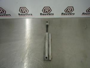 Used Convertible roof gas strut Peugeot 206 CC (2D) 2.0 16V Price on request offered by Autorecycling Reuvers B.V.
