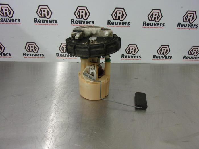 Usagé Pompe d'injection Renault Twingo (C06) 1.2 Prix € 35,00 Règlement à la marge proposé par Autorecycling Reuvers B.V.