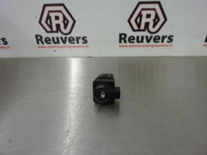 Gebrauchte Zentralverriegelung Schalter Citroen C4 Coupé (LA) 1.6 HDi 16V 110 Preis € 10,00 Margenregelung angeboten von Autorecycling Reuvers B.V.