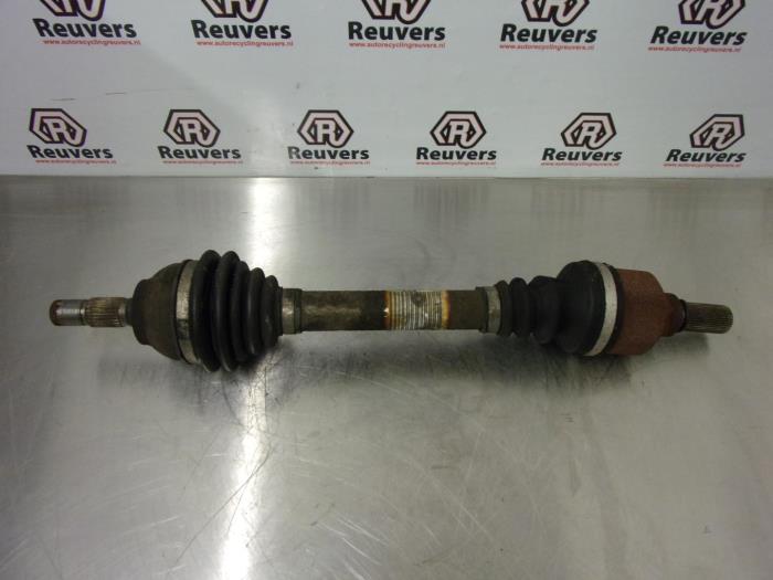 Gebrauchte Antriebswelle links vorne Peugeot 5008 I (0A/0E) 1.6 THP 16V Preis € 40,00 Margenregelung angeboten von Autorecycling Reuvers B.V.