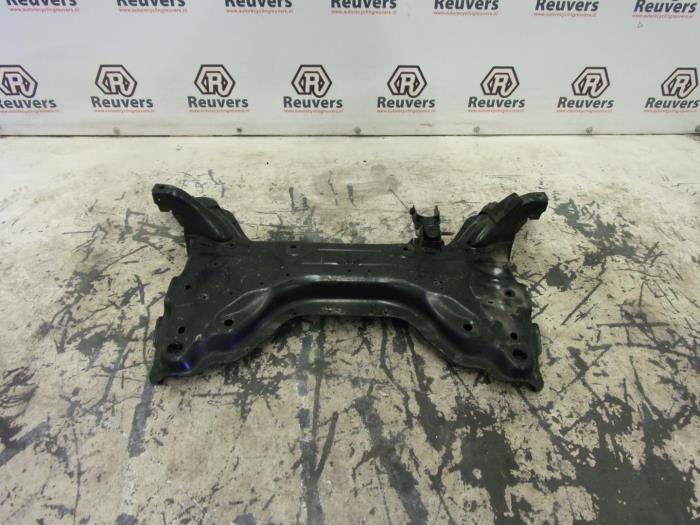 Usados Subchasis Peugeot 5008 I (0A/0E) 1.6 THP 16V Precio € 50,00 Norma de margen ofrecido por Autorecycling Reuvers B.V.