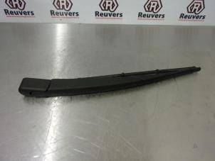 Used Rear wiper arm Opel Astra H SW (L35) 1.8 16V Price € 15,00 Margin scheme offered by Autorecycling Reuvers B.V.