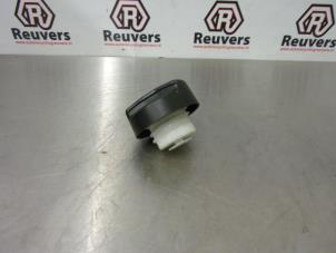Begagnade Tanklock Opel Astra H SW (L35) 1.8 16V Pris € 10,00 Marginaltabell erbjuds av Autorecycling Reuvers B.V.