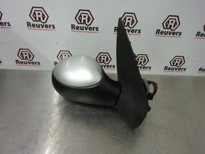 Wing mirror, right from a Peugeot 206 (2A/C/H/J/S) 1.4 16V 2005