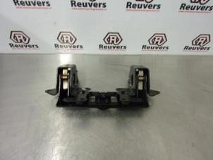 Used Tailgate hinge Renault Megane II CC (EM) 1.9 dCi 120 Price € 35,00 Margin scheme offered by Autorecycling Reuvers B.V.
