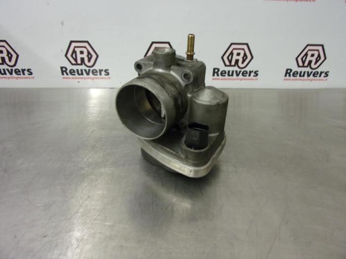 Gebrauchte Drosselklappengehäuse Renault Megane II CC (EM) 1.9 dCi 120 Preis € 35,00 Margenregelung angeboten von Autorecycling Reuvers B.V.