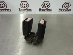 Used Rear seatbelt buckle, centre Renault Megane II CC (EM) 1.9 dCi 120 Price € 20,00 Margin scheme offered by Autorecycling Reuvers B.V.