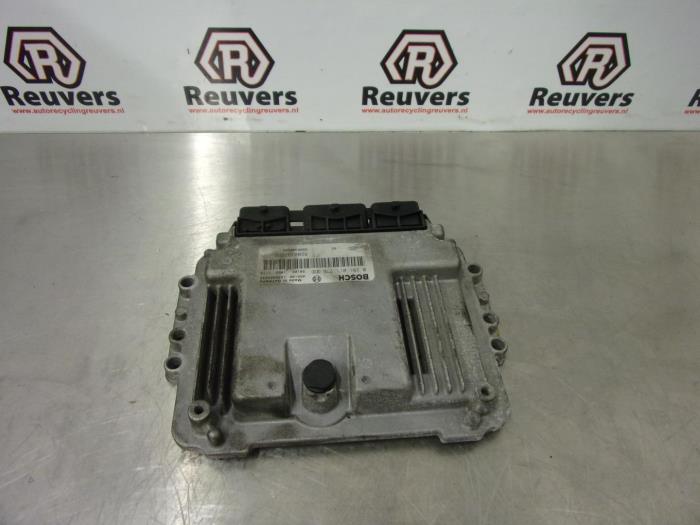 Used Engine management computer Renault Megane II CC (EM) 1.9 dCi 120 Price € 60,00 Margin scheme offered by Autorecycling Reuvers B.V.