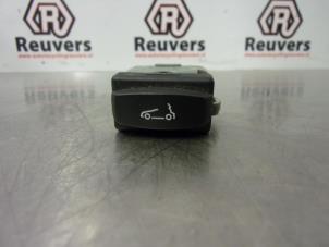 Used Convertible roof controller Renault Megane II CC (EM) 1.9 dCi 120 Price € 25,00 Margin scheme offered by Autorecycling Reuvers B.V.