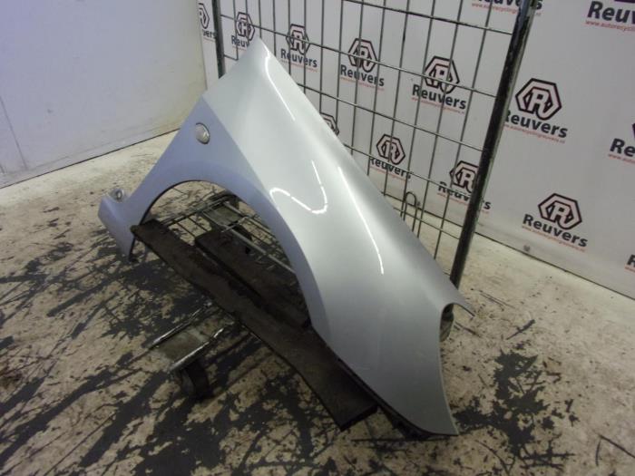 Front wing, right from a Peugeot 307 (3A/C/D) 1.6 16V 2003
