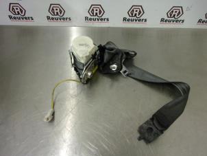 Used Rear seatbelt, left Renault Clio III (BR/CR) 1.5 dCi 85 Price € 30,00 Margin scheme offered by Autorecycling Reuvers B.V.