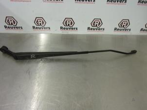 Used Front wiper arm Daihatsu Terios (J1) 1.3 16V DVVT 4x2 Price € 10,00 Margin scheme offered by Autorecycling Reuvers B.V.