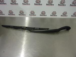 Used Front wiper arm Saab 9-3 Sport Estate (YS3F) 1.9 TiD 16V Price € 20,00 Margin scheme offered by Autorecycling Reuvers B.V.