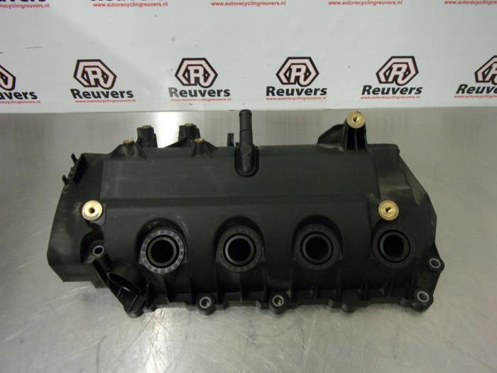 Usagé Couvercle soupapes Renault Twingo (C06) 1.2 16V Prix € 40,00 Règlement à la marge proposé par Autorecycling Reuvers B.V.