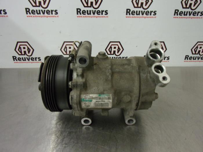 Gebrauchte Klimapumpe Renault Twingo (C06) 1.2 16V Preis € 75,00 Margenregelung angeboten von Autorecycling Reuvers B.V.