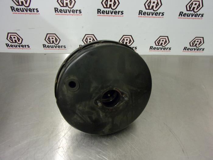 Usagé Servo frein Ford StreetKa 1.6i Prix € 30,00 Règlement à la marge proposé par Autorecycling Reuvers B.V.