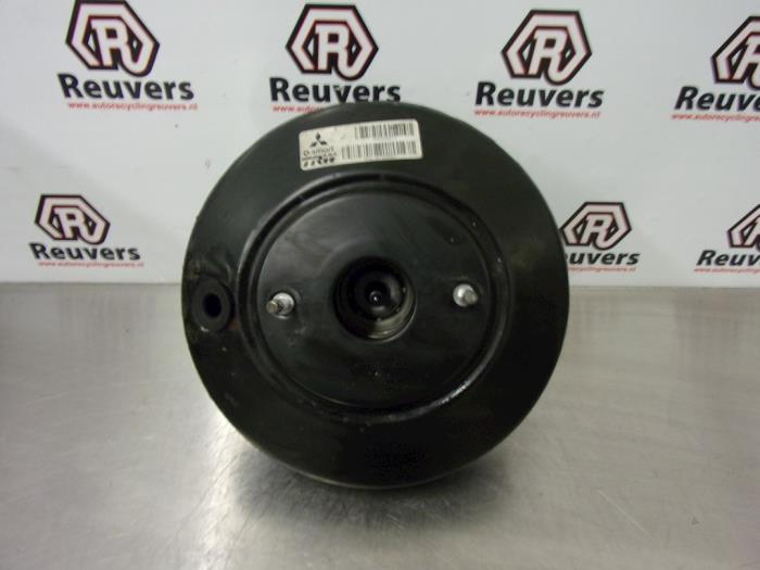 Usagé Servo frein Mitsubishi Colt (Z2/Z3) 1.3 16V Prix € 40,00 Règlement à la marge proposé par Autorecycling Reuvers B.V.