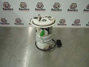 Used Electric fuel pump Peugeot 308 SW (4E/H) 1.6 VTI 16V Price € 35,00 Margin scheme offered by Autorecycling Reuvers B.V.