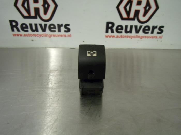 Sunroof switch from a Peugeot 308 SW (4E/H) 1.6 VTI 16V 2008