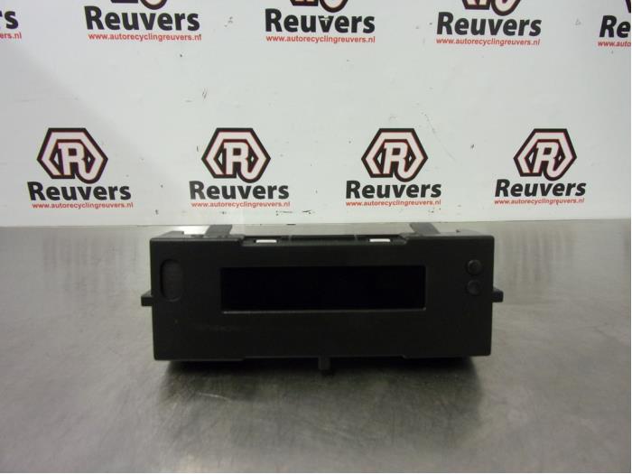 Used Interior display Renault Clio III (BR/CR) 1.5 dCi 85 Price € 15,00 Margin scheme offered by Autorecycling Reuvers B.V.