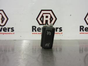 Used Cruise control switch Renault Clio III (BR/CR) 1.5 dCi 85 Price € 15,00 Margin scheme offered by Autorecycling Reuvers B.V.
