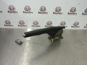 Used Parking brake lever Renault Clio III (BR/CR) 1.5 dCi 85 Price € 20,00 Margin scheme offered by Autorecycling Reuvers B.V.