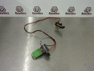 Used Heater resistor Renault Clio III (BR/CR) 1.5 dCi 85 Price € 20,00 Margin scheme offered by Autorecycling Reuvers B.V.