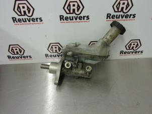 Used Master cylinder Renault Clio III (BR/CR) 1.5 dCi 85 Price € 25,00 Margin scheme offered by Autorecycling Reuvers B.V.