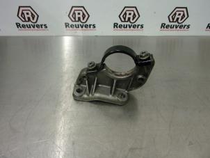 Used Support bearing, front right Renault Modus/Grand Modus (JP) 1.2 16V Price € 25,00 Margin scheme offered by Autorecycling Reuvers B.V.