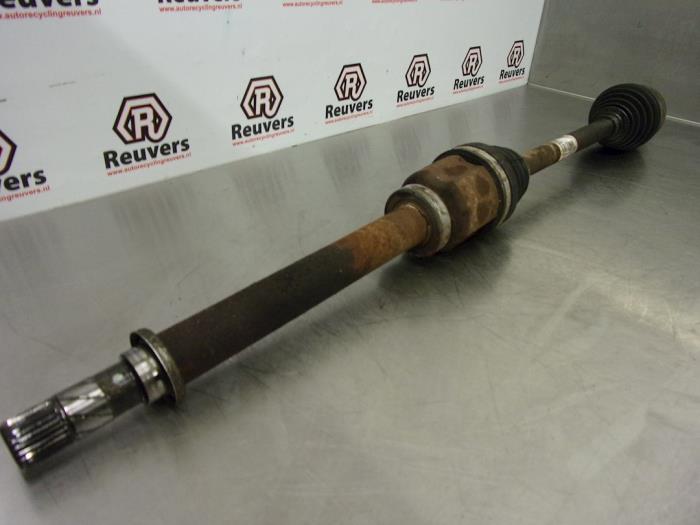 Front drive shaft, right from a Renault Megane III Grandtour (KZ) 1.5 dCi 110 2010