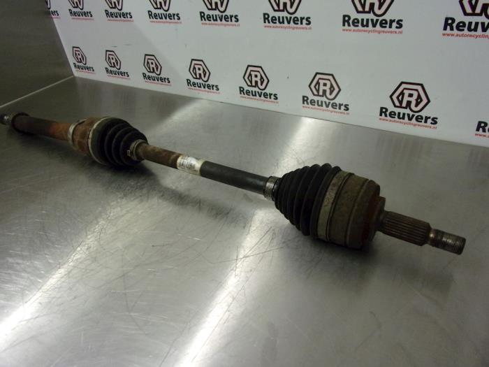 Front drive shaft, right from a Renault Megane III Grandtour (KZ) 1.5 dCi 110 2010