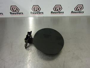 Used Tank cap cover Opel Frontera (6B) 3.2 V6 24V Price € 35,00 Margin scheme offered by Autorecycling Reuvers B.V.