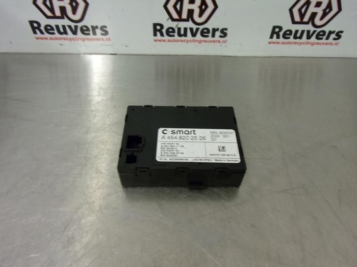Begagnade Gateway-modul Smart Forfour (454) 1.1 12V Pris € 35,00 Marginaltabell erbjuds av Autorecycling Reuvers B.V.