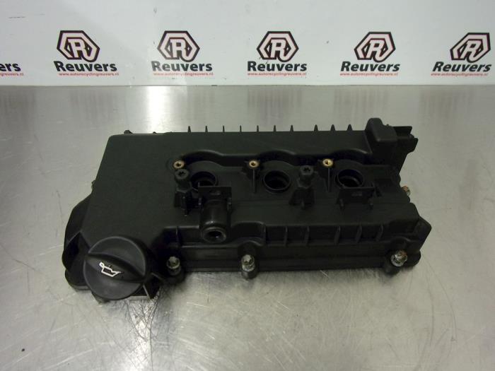 Gebrauchte Ventildeckel Smart Forfour (454) 1.1 12V Preis € 50,00 Margenregelung angeboten von Autorecycling Reuvers B.V.