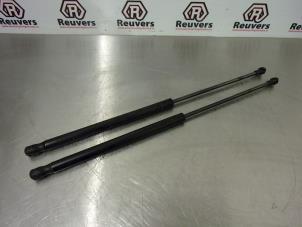 Used Set of tailgate gas struts Seat Ibiza III (6L1) 1.4 16V 85 Price € 20,00 Margin scheme offered by Autorecycling Reuvers B.V.