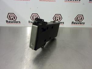 Used Cup holder Subaru Forester (SG) 2.0 16V XT Price € 20,00 Margin scheme offered by Autorecycling Reuvers B.V.
