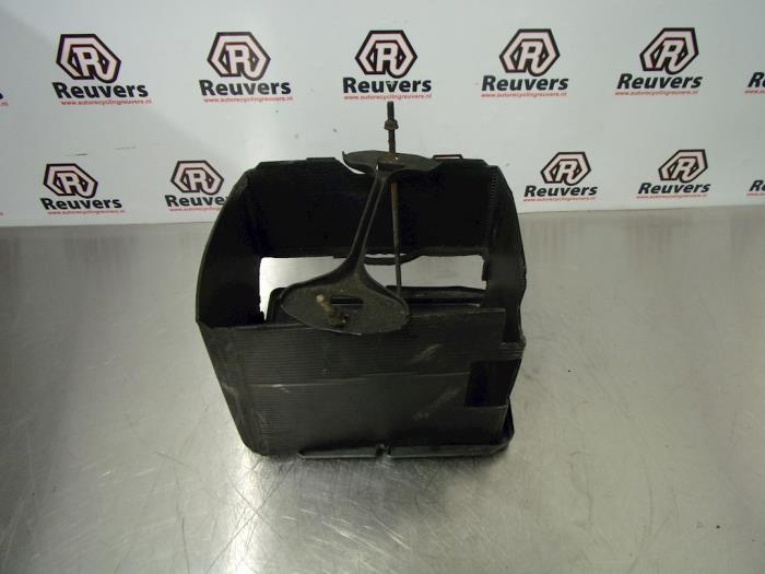 Battery tray