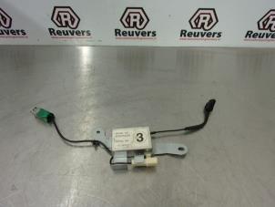 Used Antenna Amplifier Subaru Forester (SG) 2.0 16V XT Price € 20,00 Margin scheme offered by Autorecycling Reuvers B.V.