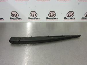 Used Rear wiper arm Opel Astra H (L48) 1.6 16V Twinport Price € 15,00 Margin scheme offered by Autorecycling Reuvers B.V.